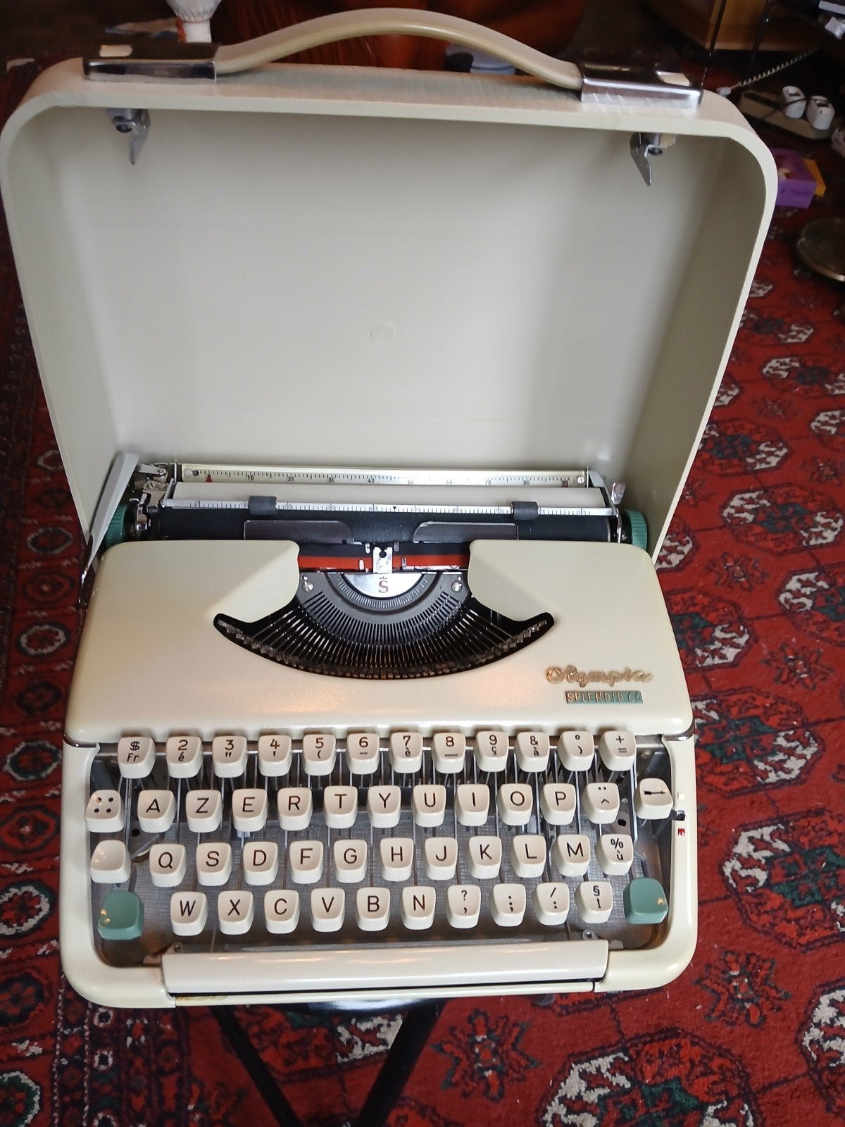 Machine à écrire Olympia Splendid 66 – Vintage allemande en
