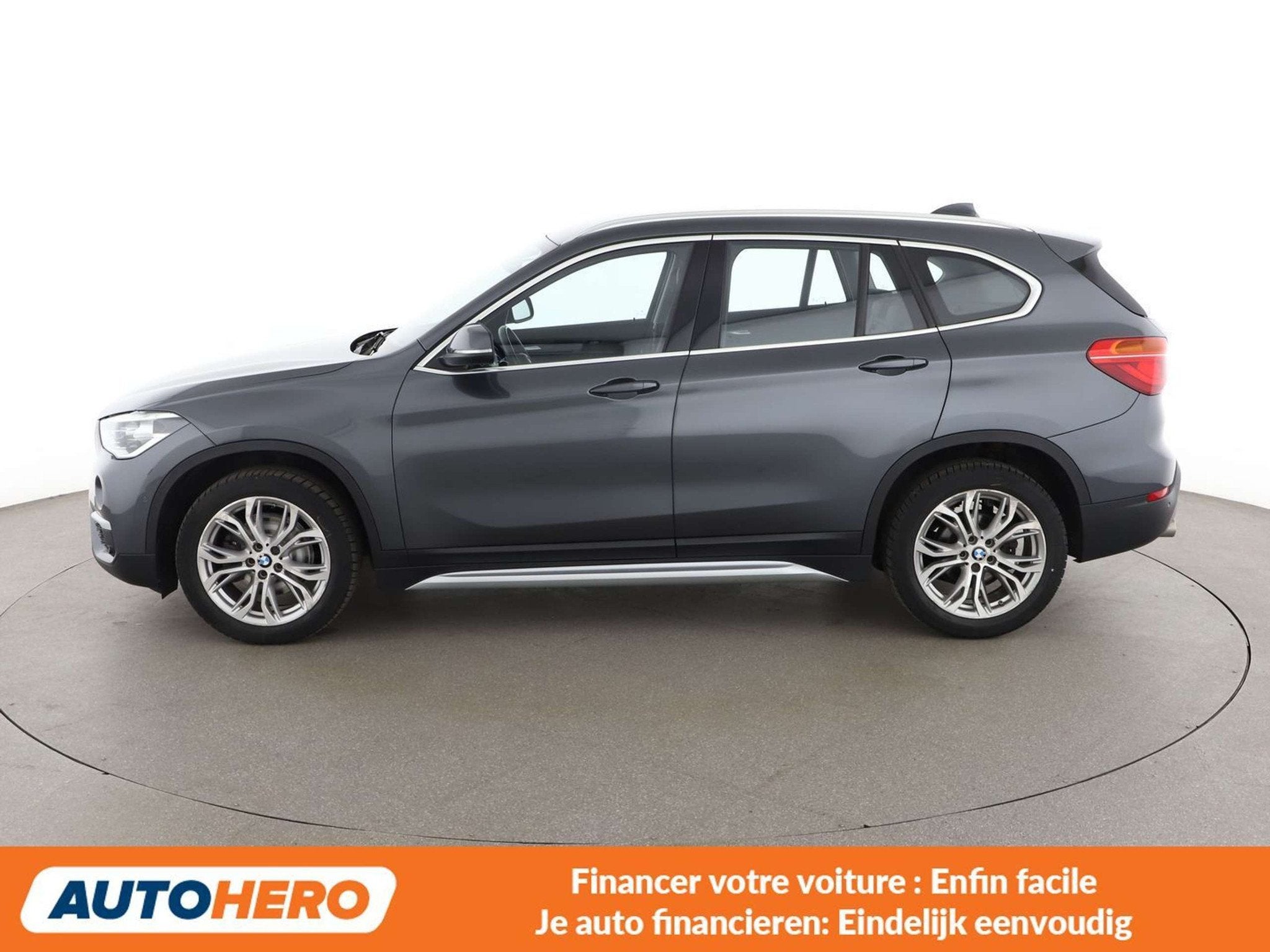 BMW X1 sDrive 18i xLine (année de construction 2018), Autos, Argent ou Gris, Achat, Euro 6, 1505 kg