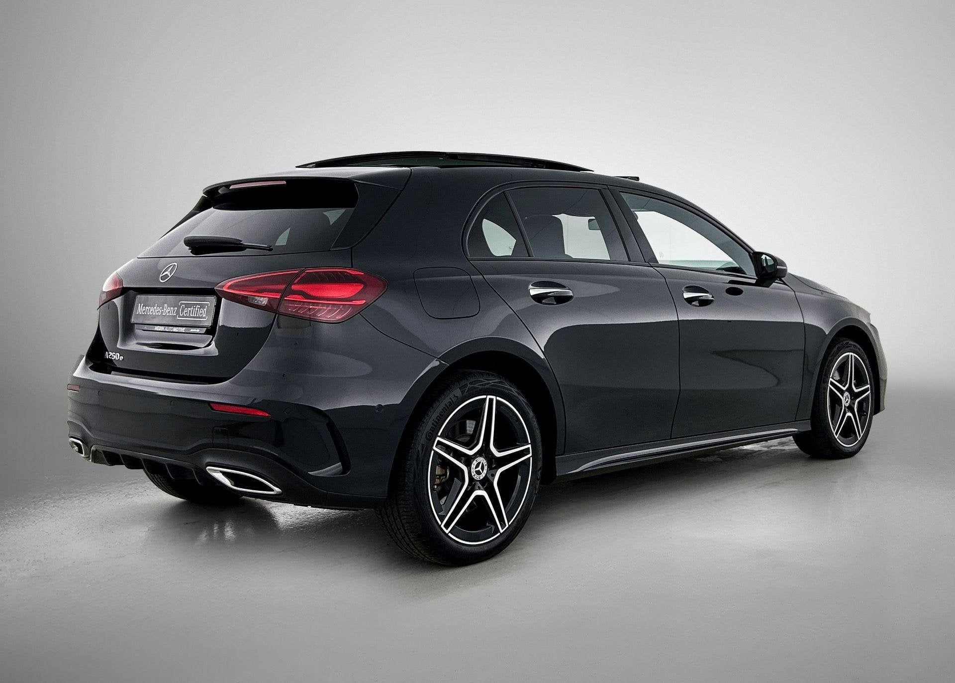 Mercedes-Benz A-Klasse 250 e Hatchback AMG Line | Panoramisc, Autos, Entreprise, 16 kWh, 1300 cm³, 5 portes