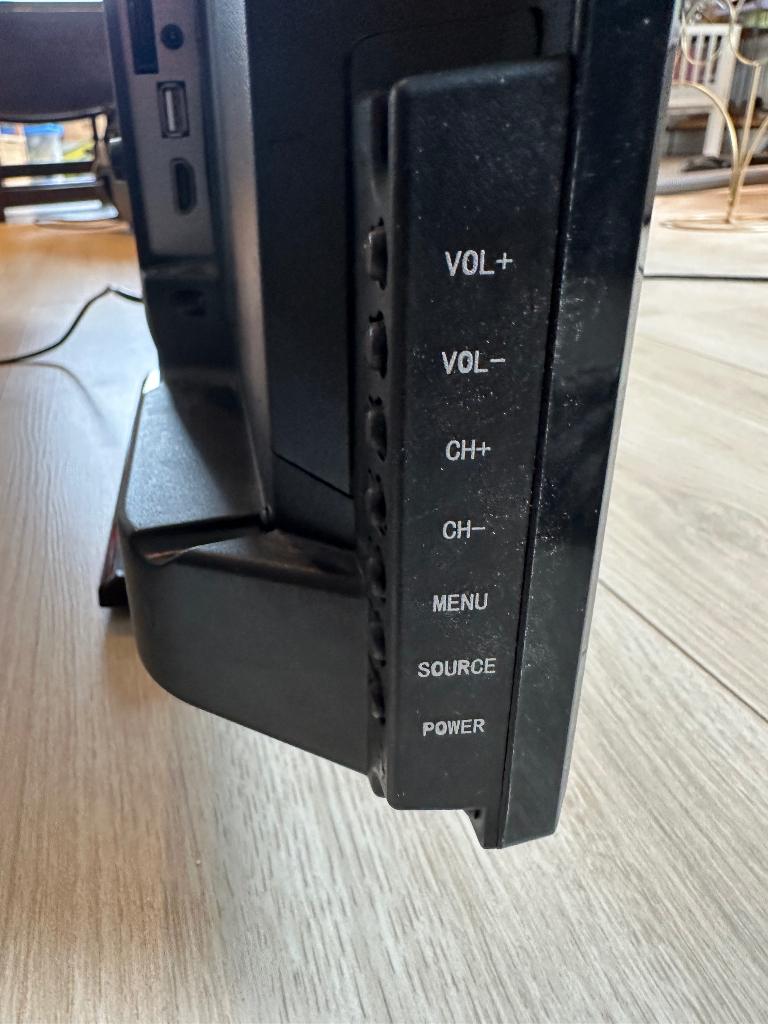TV 24 inch HD Neufunk, Ophalen, Zo goed als nieuw, LCD