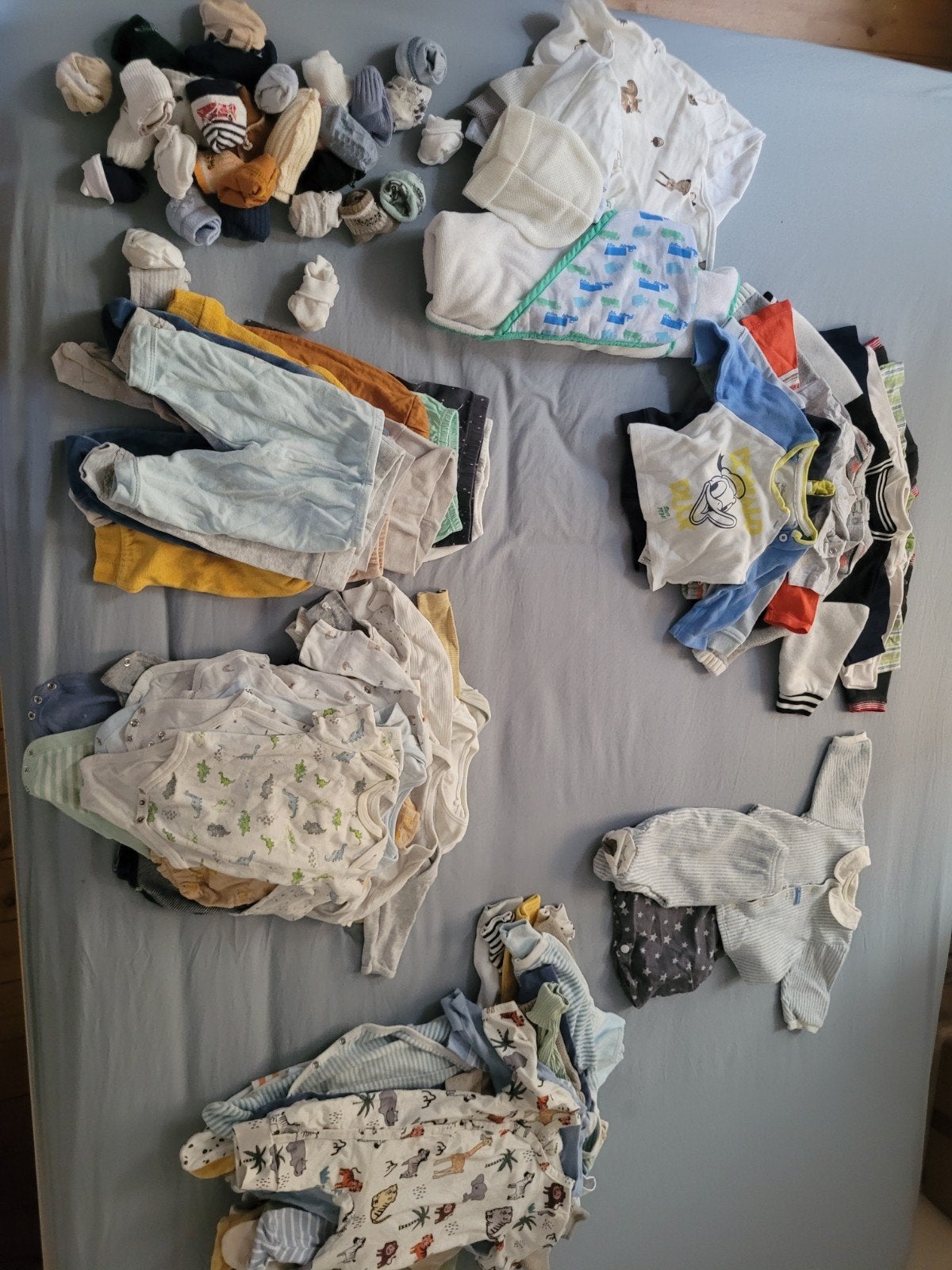 Vêtements bébé 0-3 mois baby clothes birth to 3 months, Enlèvement