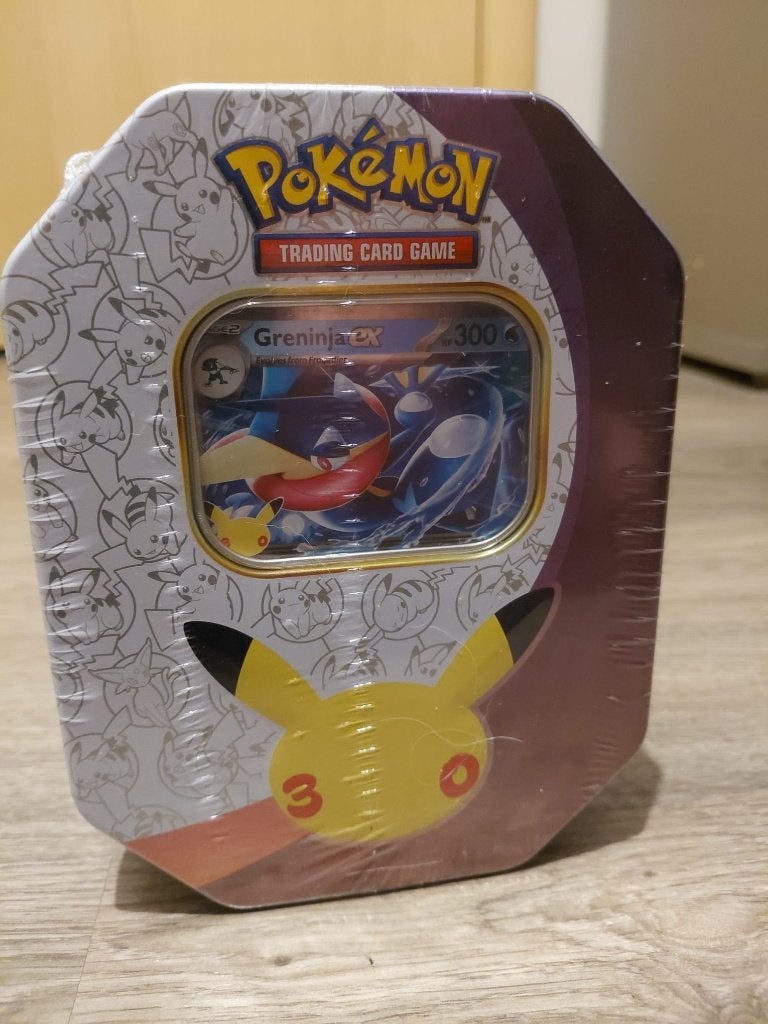 Pokémon 30th Celebration Greninja ex Tin – NEW SEALED, Enlèvement, Neuf, Booster, Foil