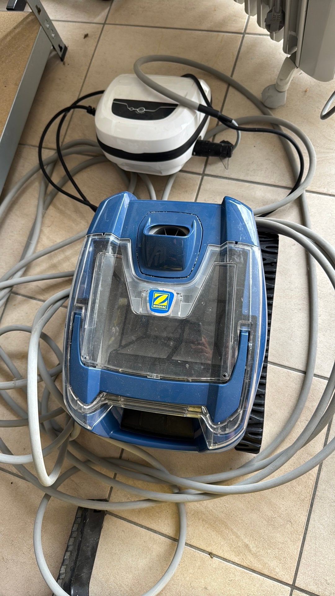 Zodiac RT3200 Tornax Pro zwembadrobot, nauwlijks gebruikt, Jardin & Terrasse, Enlèvement, Comme neuf