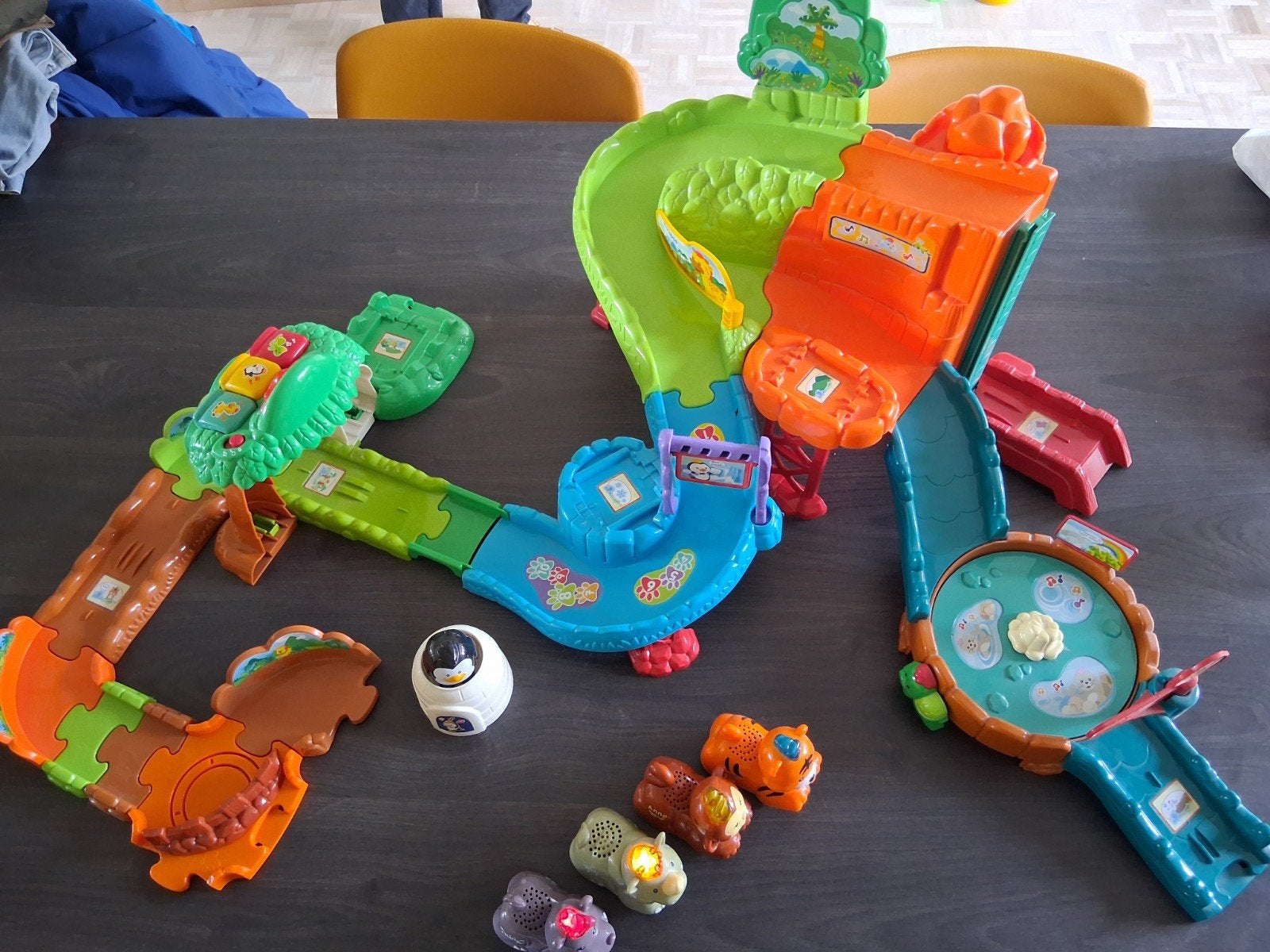 Circuit de course Vtech avec 4 animaux Zoef Zoef, Enlèvement ou Envoi, Comme neuf, 2 à 4 ans
