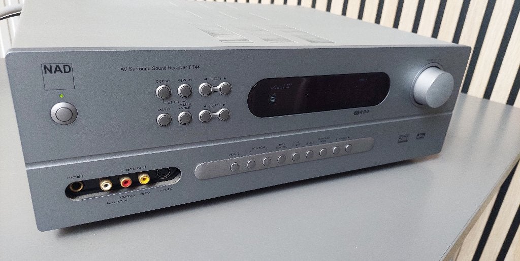 NAD T744 AV Surround 5.1 versterker - silver, Audio, Tv en Foto, Versterkers en Ontvangers, Overige merken, Ophalen of Verzenden