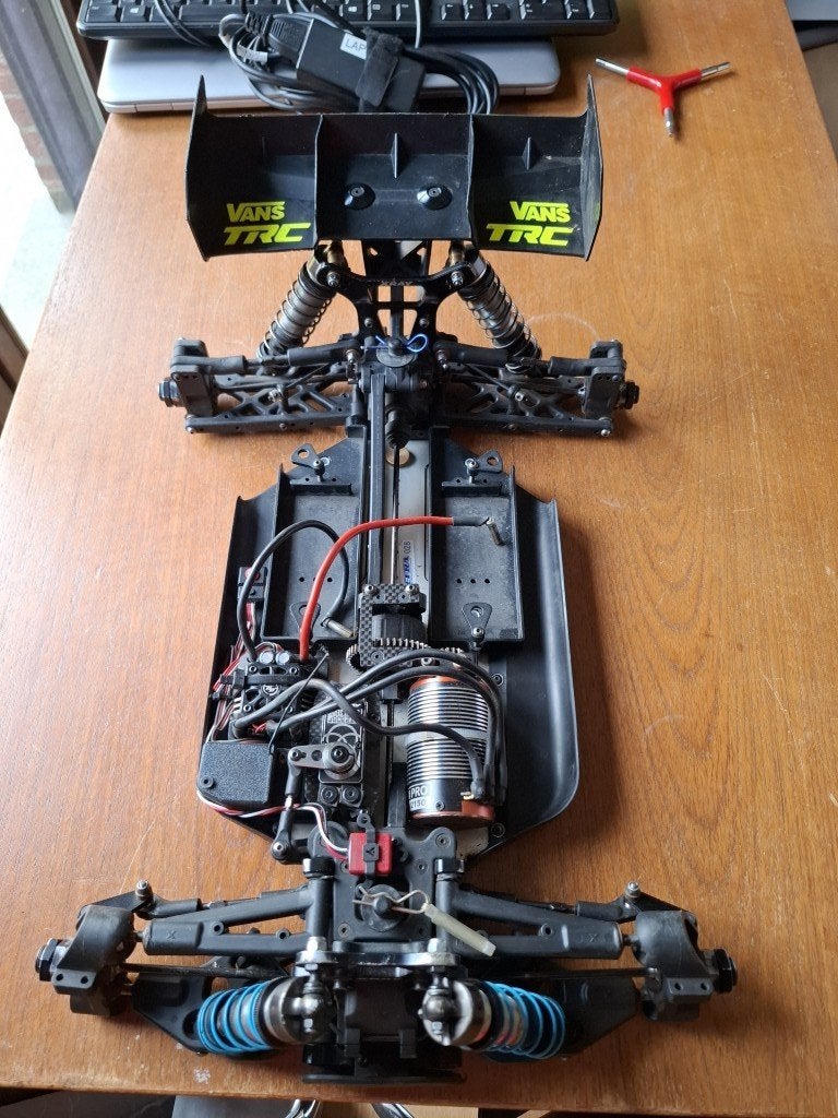 Xray XB8e, bj 2023 (roller of met electronica), Enlèvement ou Envoi, Échelle 1:8, Voiture off road, Utilisé