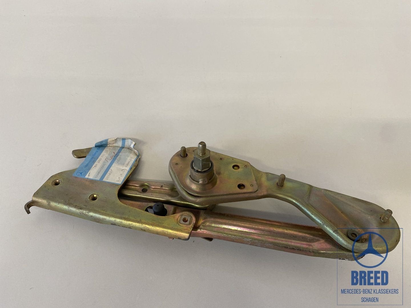 NOS motorkapscharnier links voor Mercedes-Benz W124, Auto-onderdelen, -, Nieuw, Ophalen of Verzenden, -