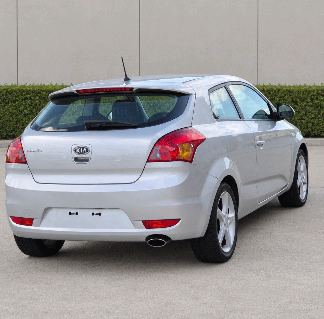Kia Cee'd 1.6 essence 126 000 km Climatisation, navigation à, Autos, 90 kW, Argent ou Gris, Achat, 5 places