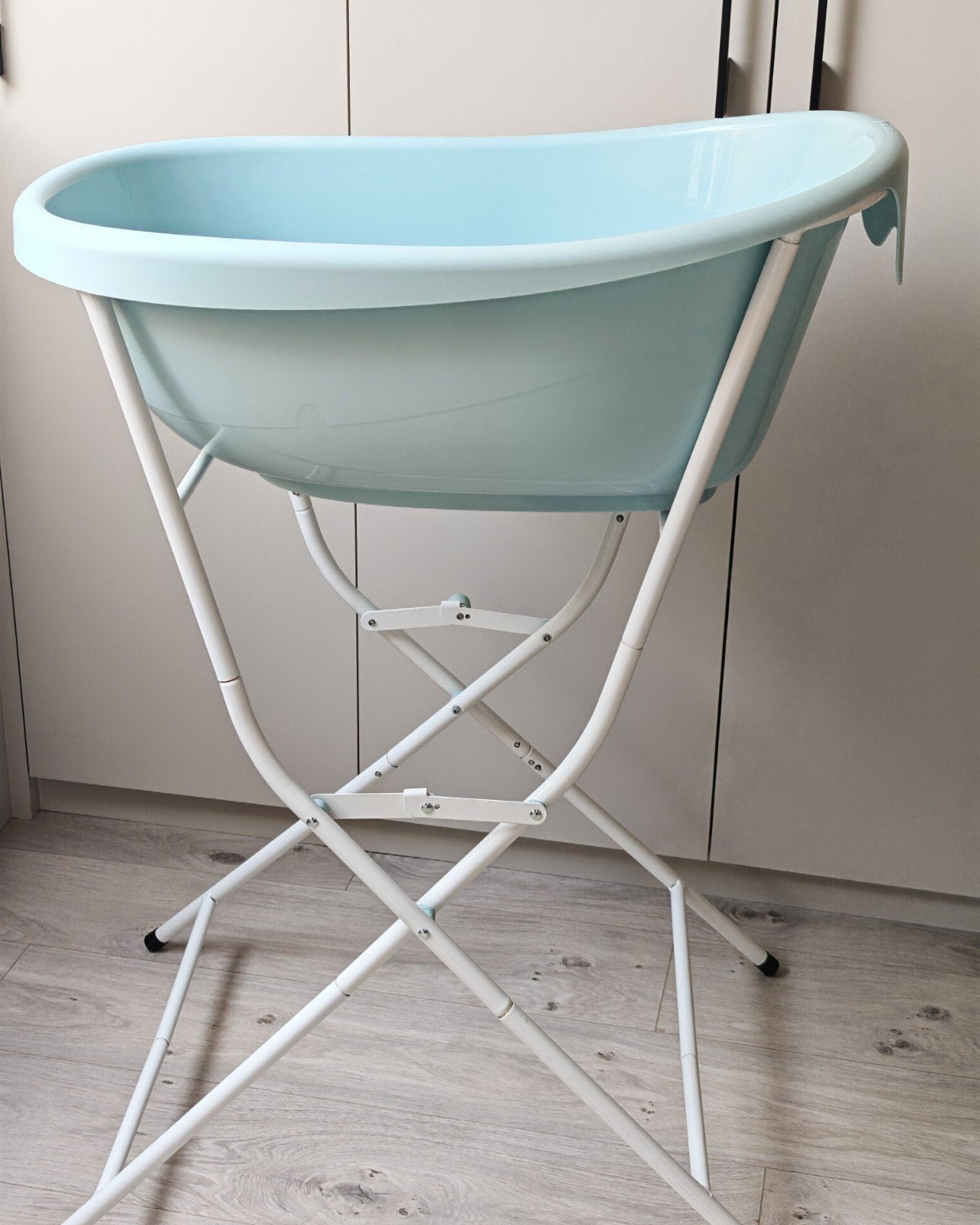 Babybadje met onderstel – Zeer goede staat – €15, Enfants & Bébés, Bains & Soins, Autres marques, Comme neuf, Enlèvement, Standard