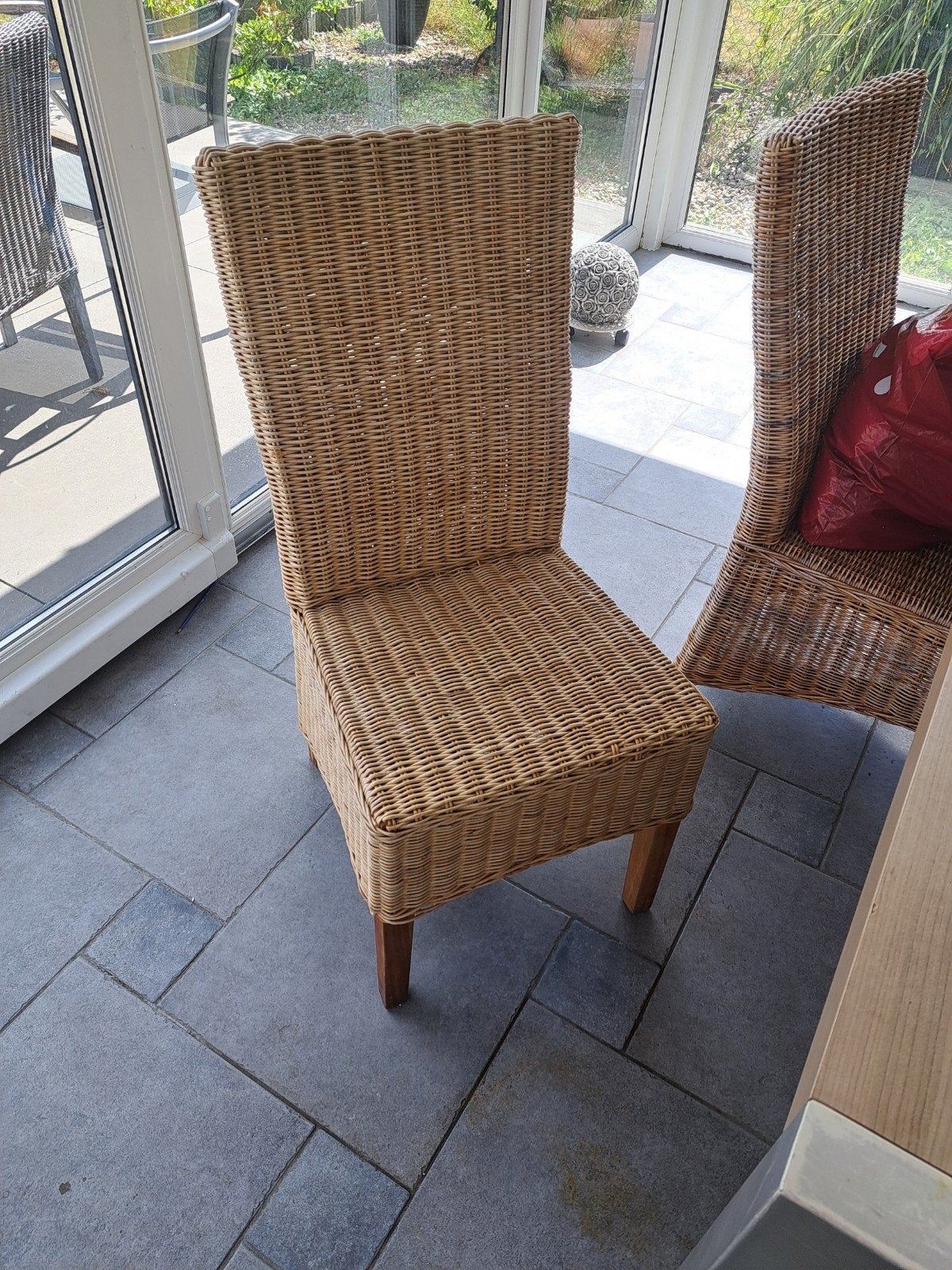 5 chaises en osier, Osier