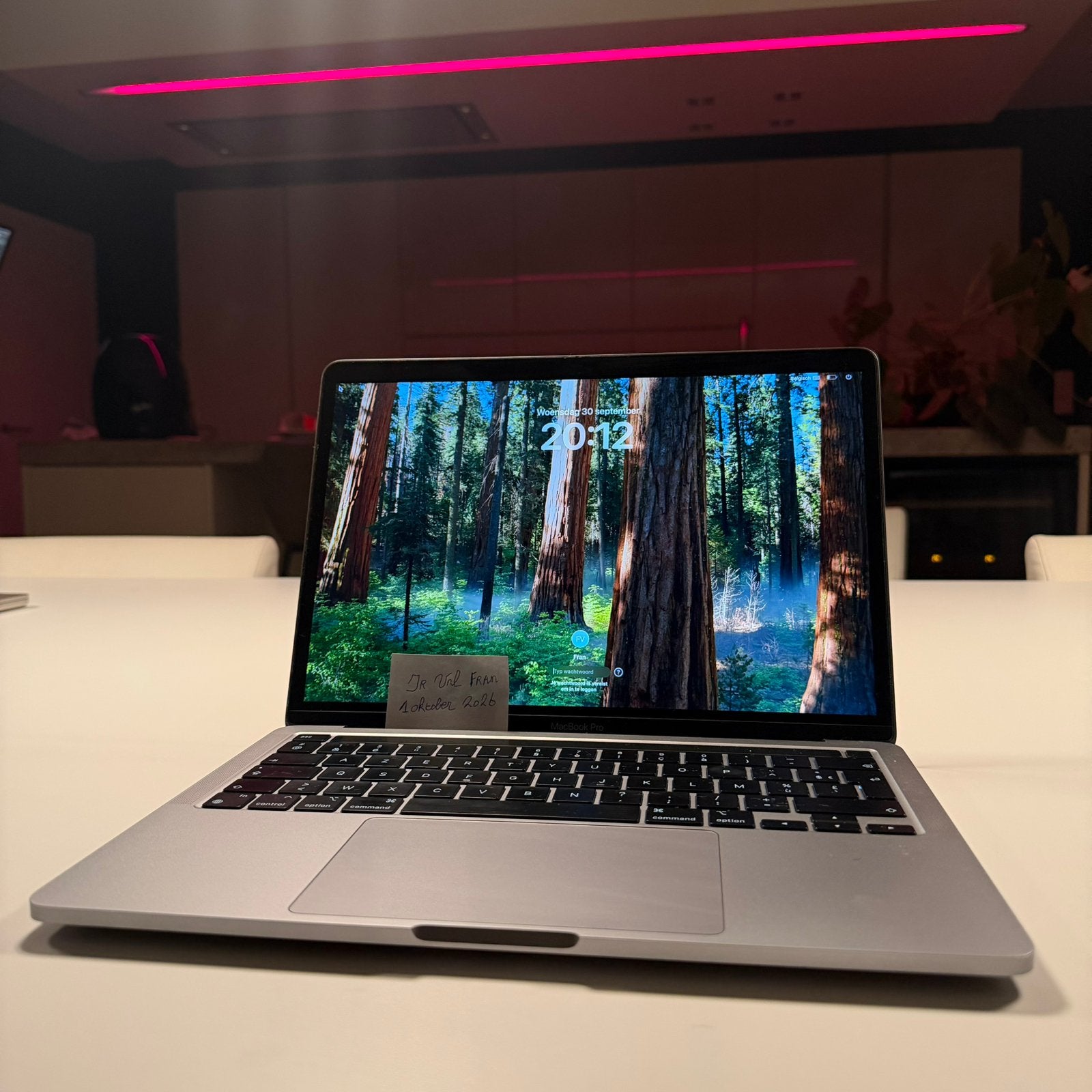 MacBook Pro M1 2020 Touchbar 90% batterij, Ophalen, Zo goed als nieuw, MacBook