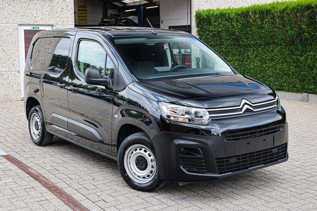 Citroën Berlingo 3-ZITPLAATSEN*APPLE-CARPLAY*PARKEERSENSORE, Auto's, Voorwielaandrijving, 75 kW, Stof, Gebruikt
