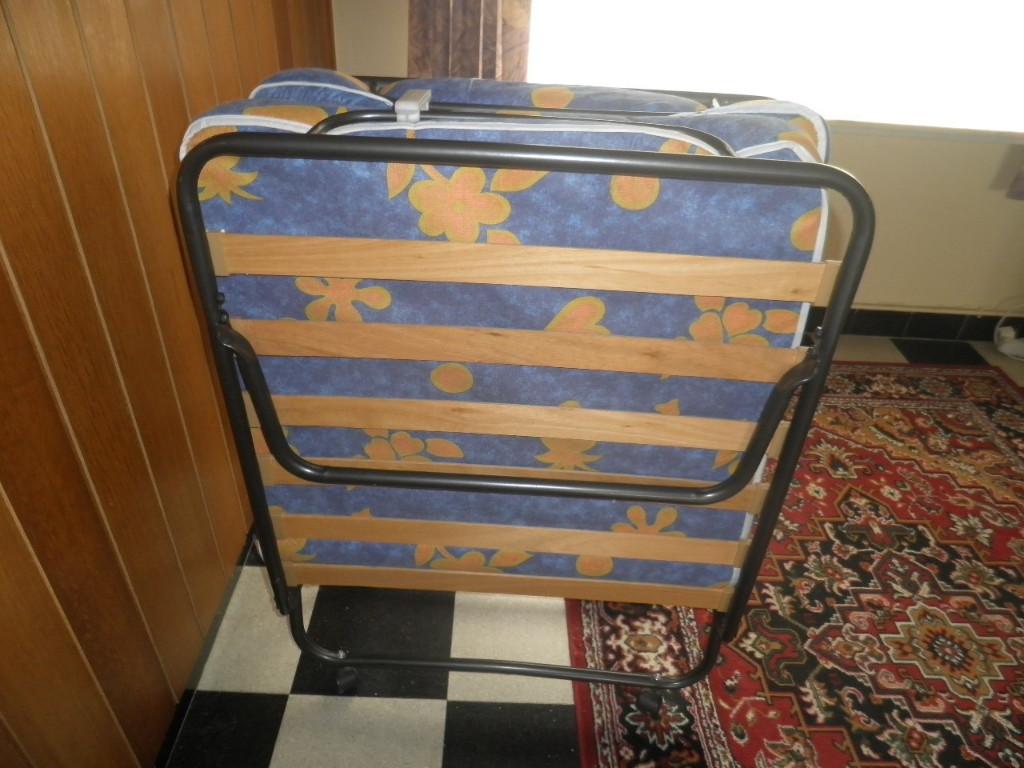 vouwbed en matras extra, Huis en Inrichting, Ophalen, Zo goed als nieuw, Eenpersoons