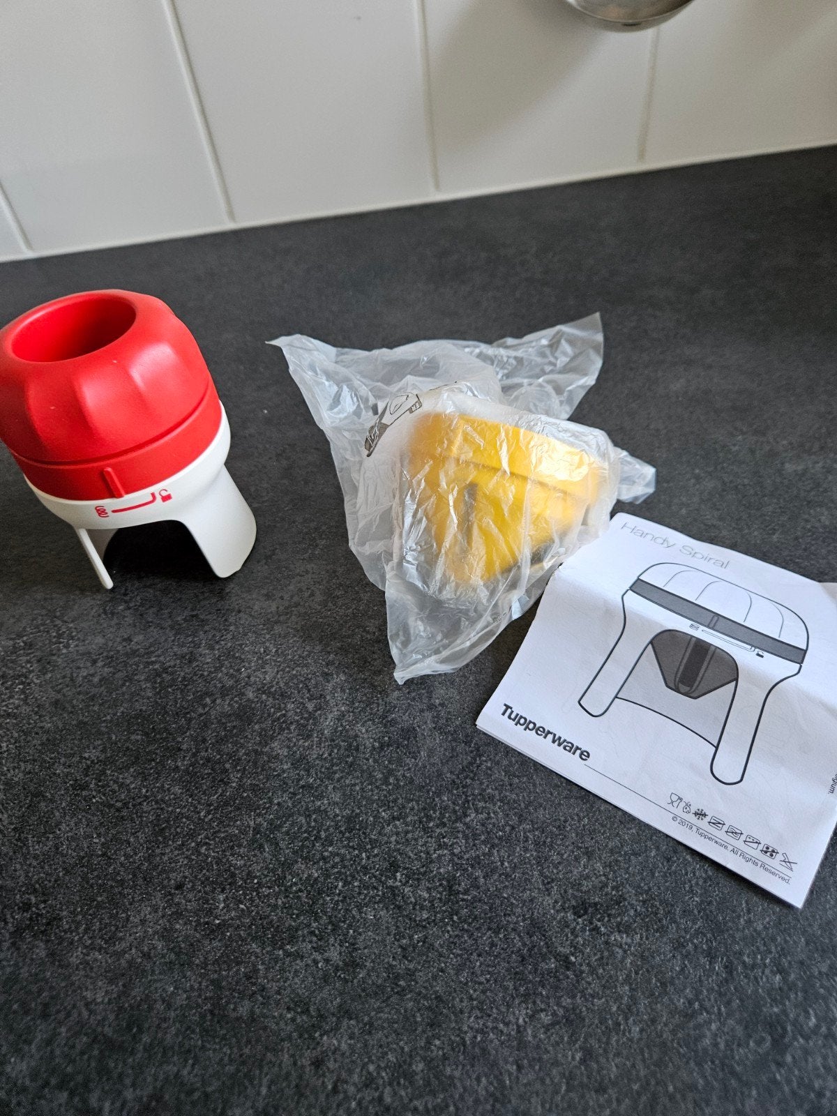 tupperware coupe spirale, Enlèvement ou Envoi, Avec insert, Autres types, Neuf