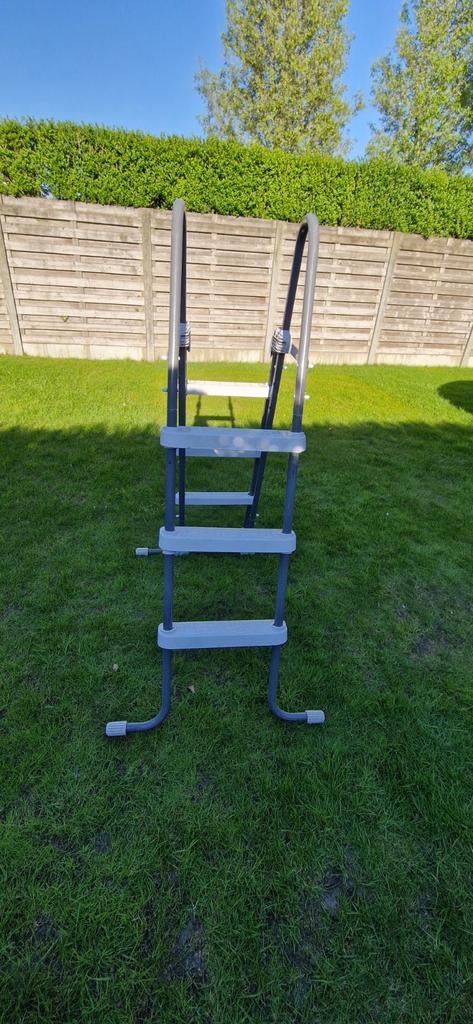 Intex Deluxe Zwembad Ladder - 91 cm/107 cm wandhoogte, Tuin en Terras, Ophalen, Ladder