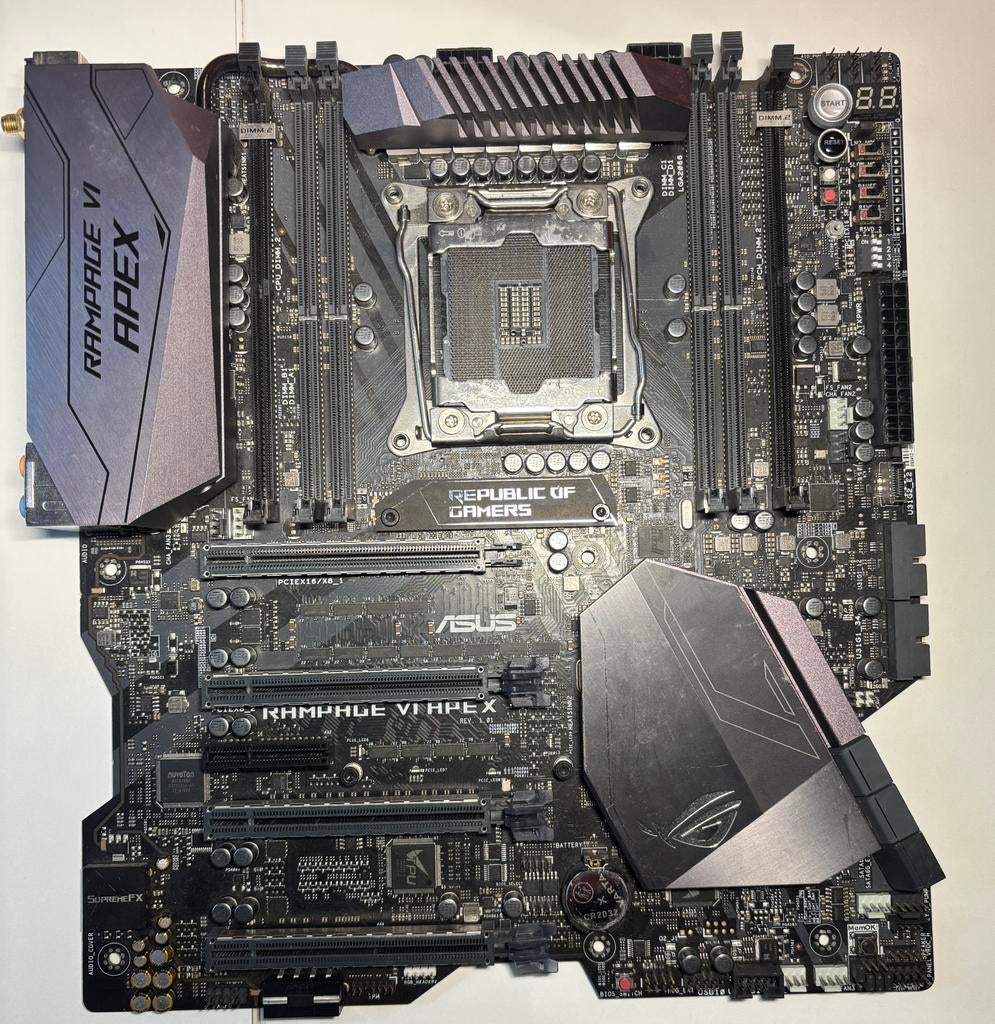 Defect asus x299 rog rampage vi apex, Computers en Software, Moederborden, Ophalen of Verzenden, Niet werkend, Intel, DDR4