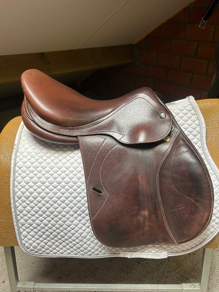 Springzadel prestige versaille, Dieren en Toebehoren, Paarden en Pony's | Zadels, Ophalen, Prestige, Springen, M (17 inch)