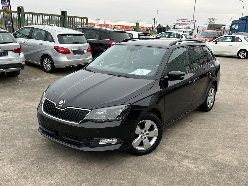 Skoda Fabia 1.5L Diesel 2017 Euro 6b, Auto's, Euro 6, Adaptieve lichten, Zwart, Bedrijf