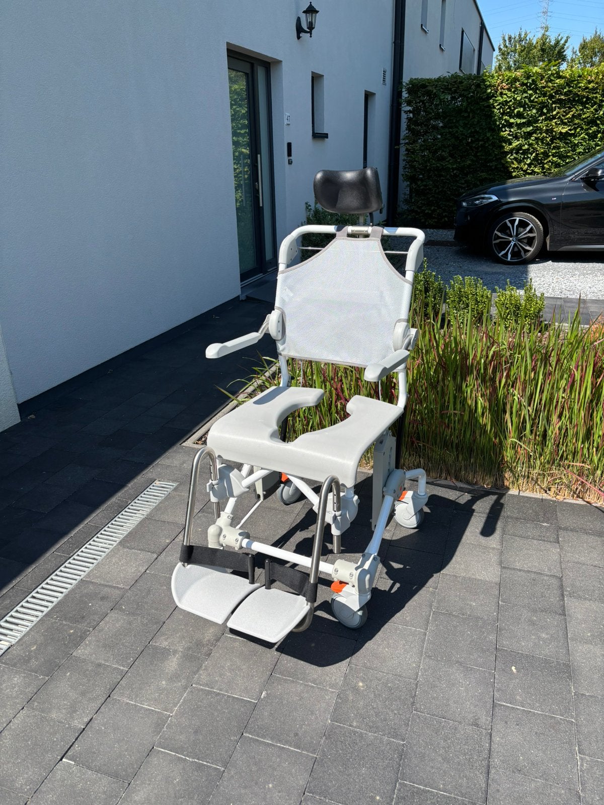 Chaise de douche roulante, Enlèvement, Comme neuf