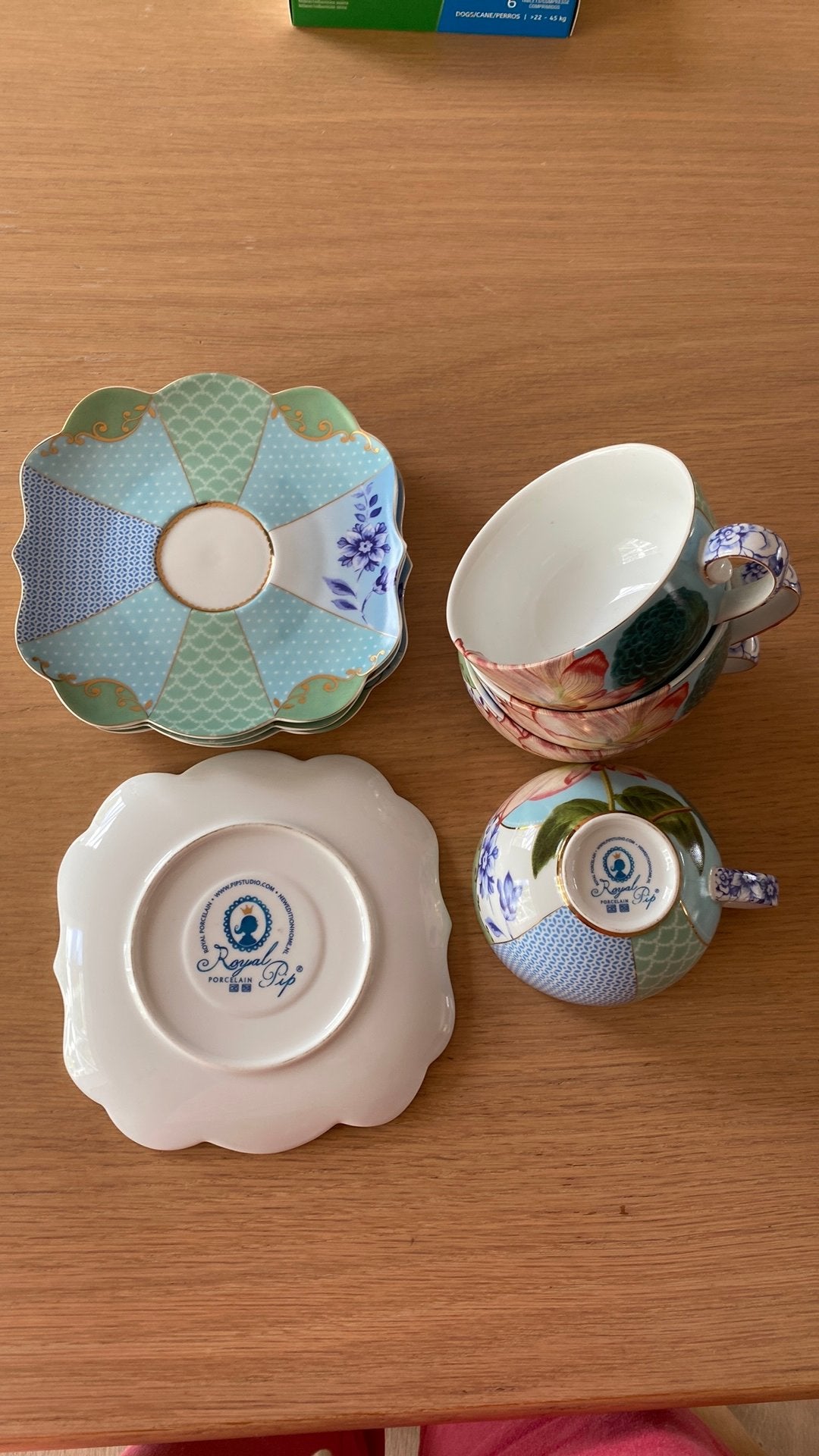 Porcelaine Royal Pip Service à thé, Enlèvement