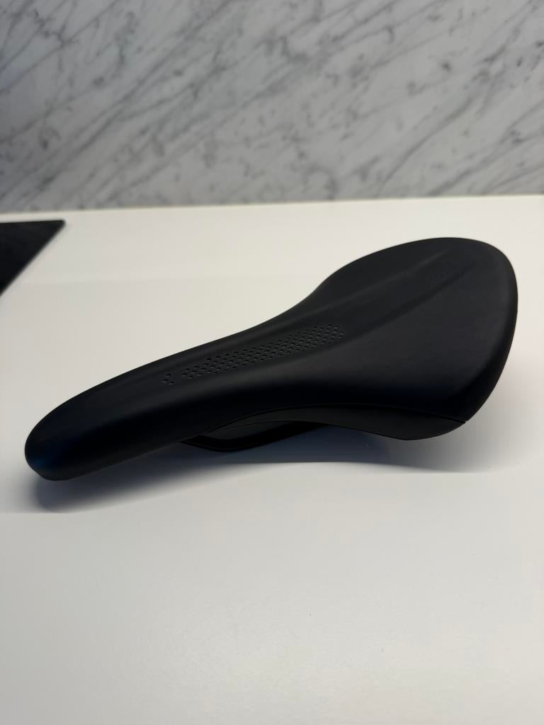 NIEUW fizik fietszadel 150mm, Ophalen of Verzenden, Zo goed als nieuw