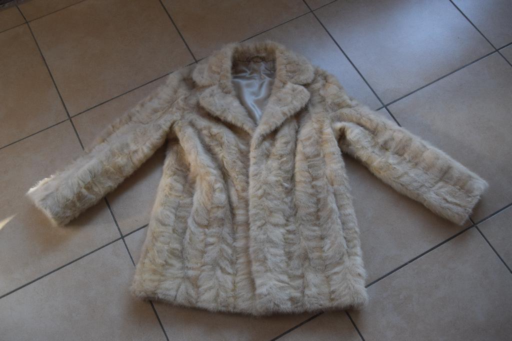 vintage bontjas in een roombeige kleur, Ophalen of Verzenden, Dames