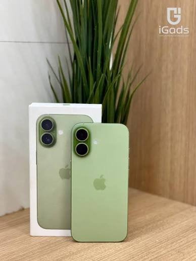 Iphone 17 groen 256, Enlèvement, Comme neuf