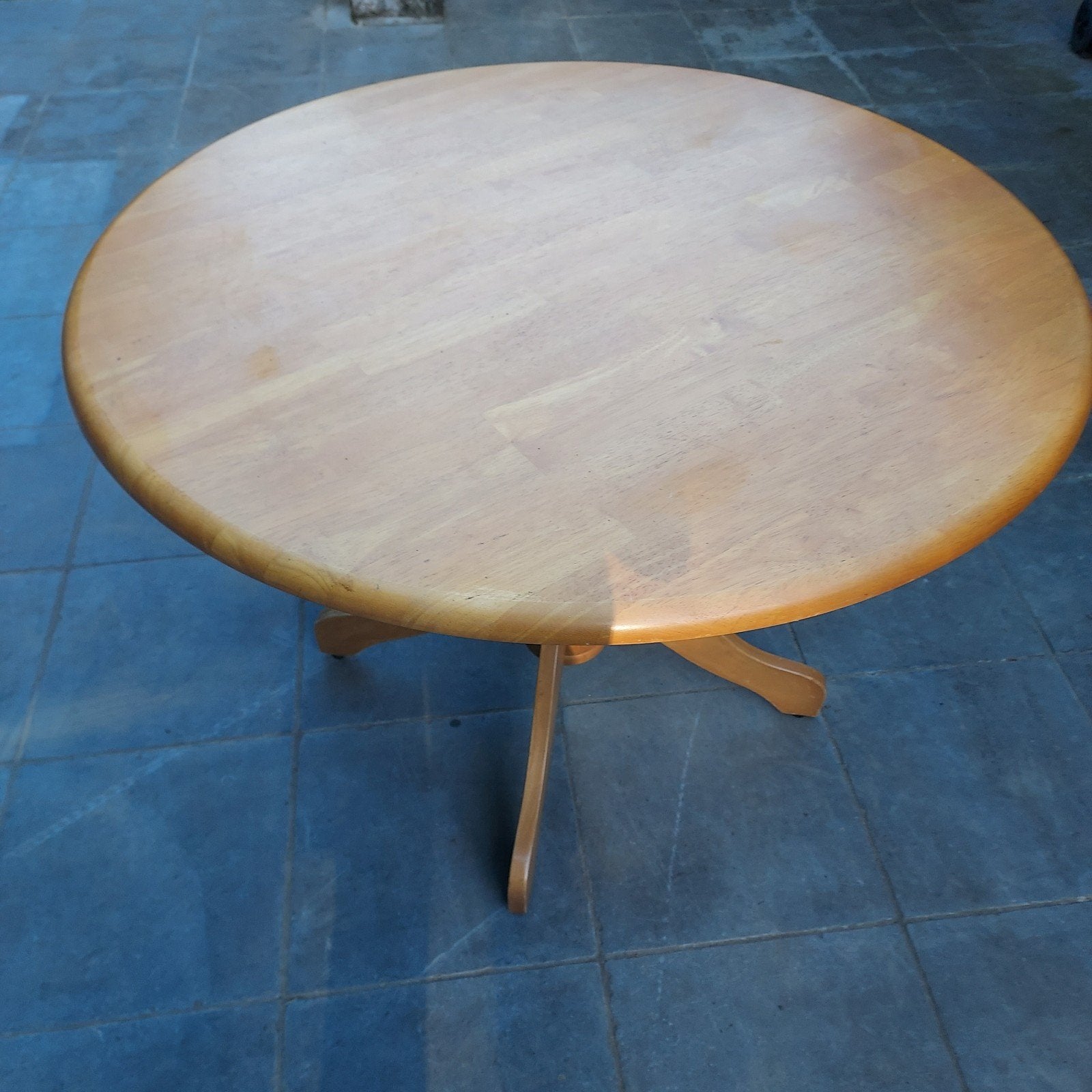 Table ronde en bois massif, 100 à 150 cm, Quatre personnes, Rond, 100 à 150 cm