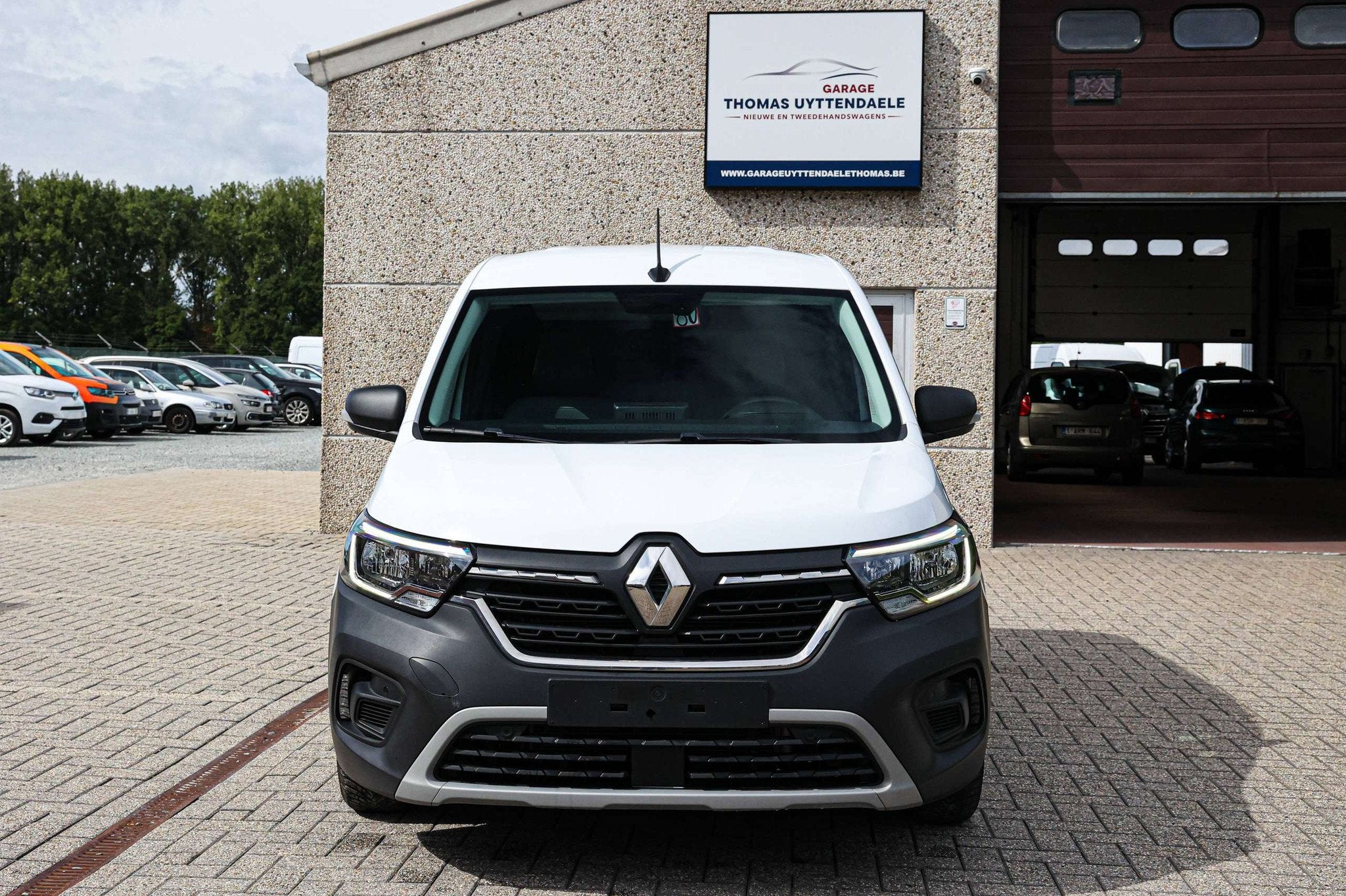 Renault Kangoo AUTOMAAT*ACHTERUITRIJCAMERA*PARKEERSESOREN-VO, Auto's, Gebruikt, 4 cilinders, 95 pk, Wit