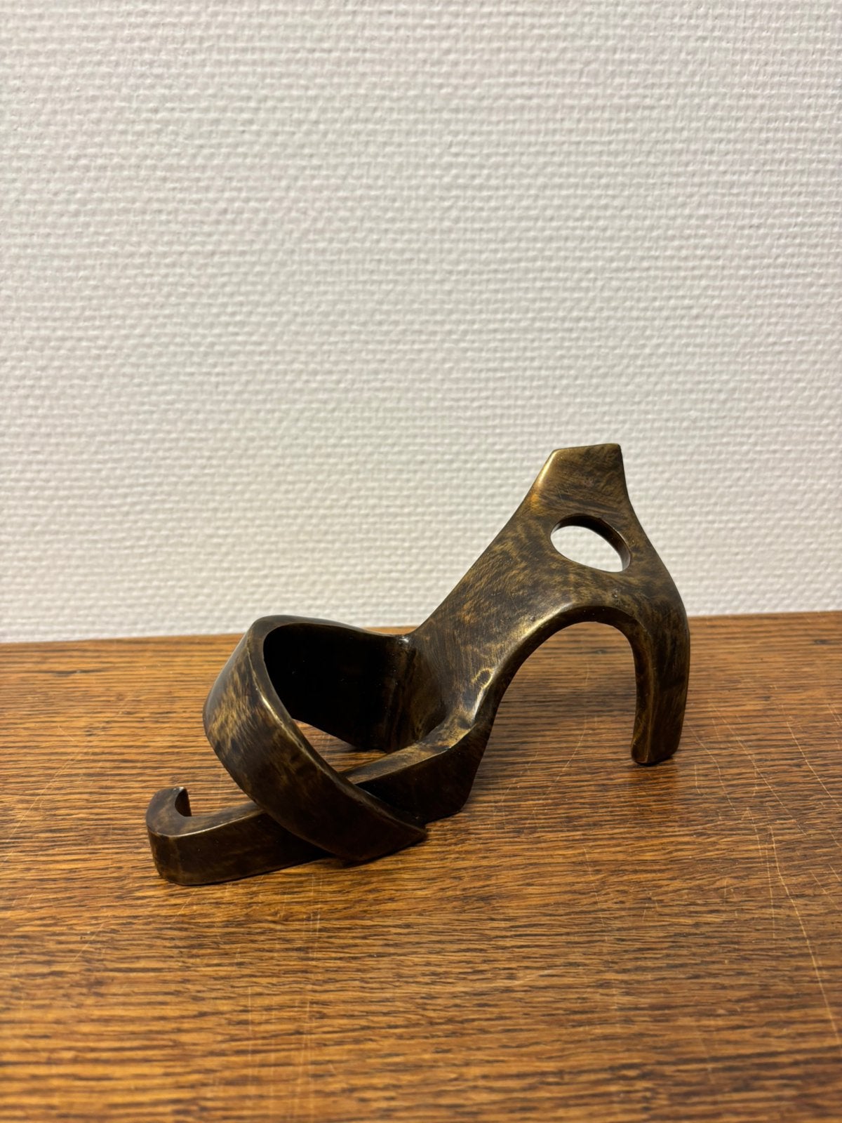 Antiek bronzen beeld liggend persoon, Ophalen of Verzenden, Brons
