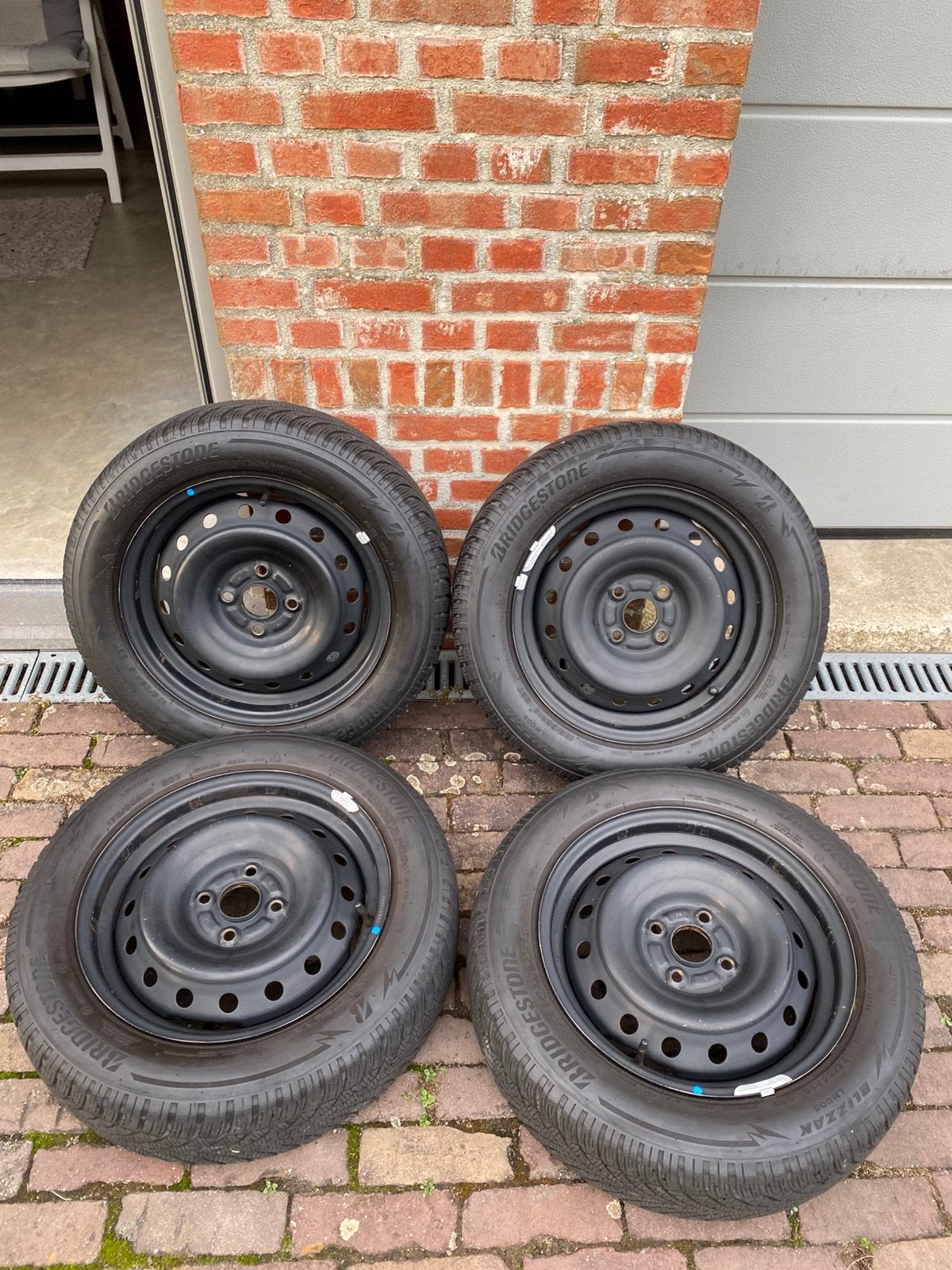 Pneus d'hiver sur jantes en acier de 15 pouces, Autos : Pièces & Accessoires, 15 pouces, Pneus et Jantes, Pneus hiver, 175 mm