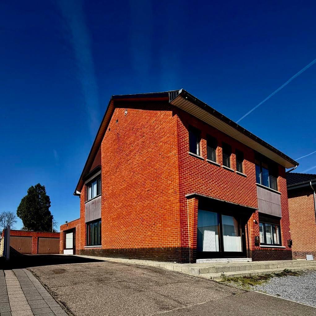Huis te koop te Oudsbergen, Immo, 500 tot 1000 m², 5 kamers, Vrijstaande woning, 210 m²