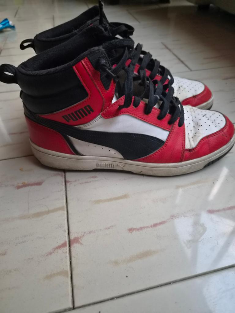 Baskets " Puma " d'occasion, Ophalen