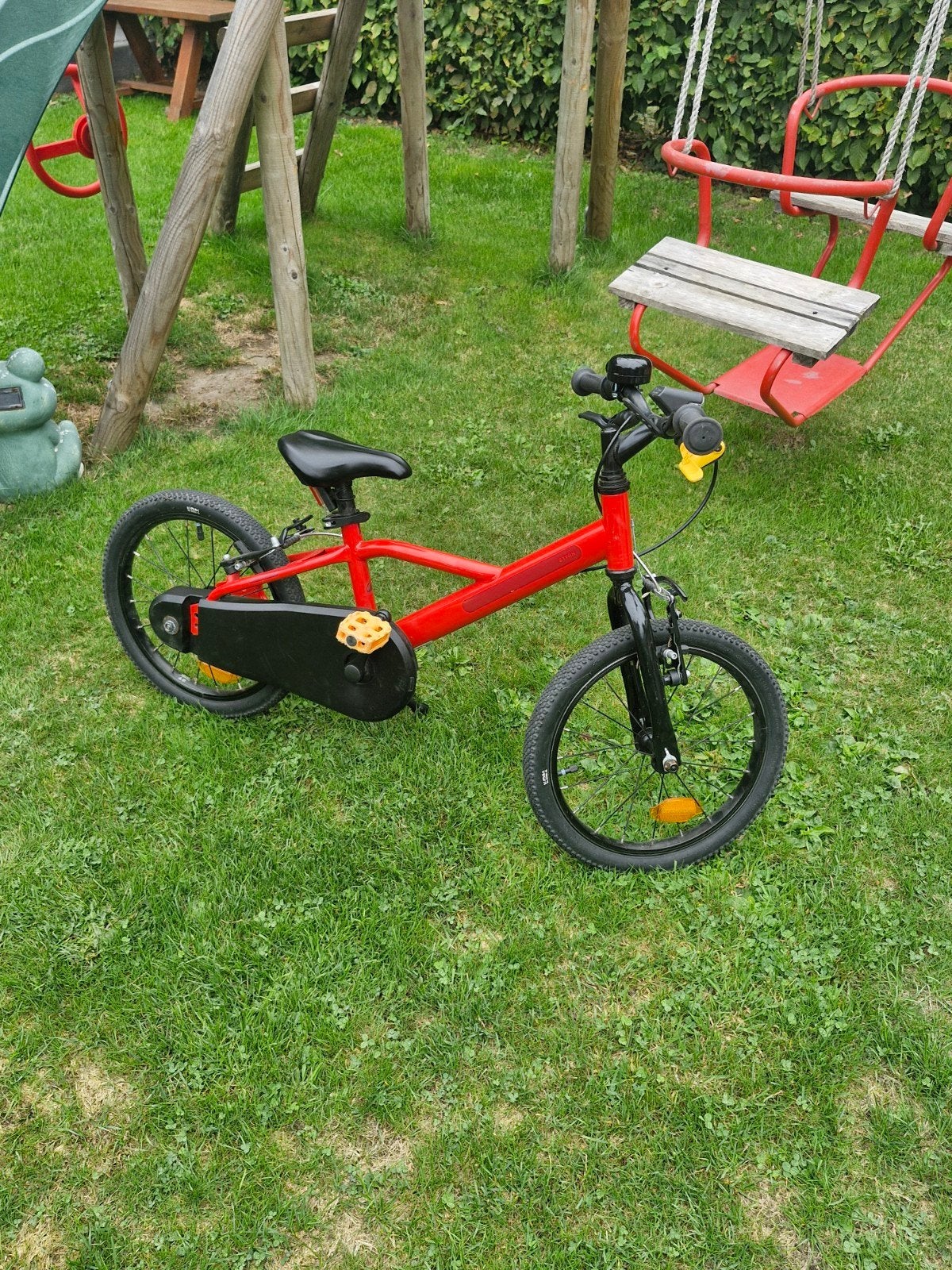 btwin discover 16 inch red...., Fietsen en Brommers, Ophalen, Zo goed als nieuw, Velgrem, 16 tot 20 inch