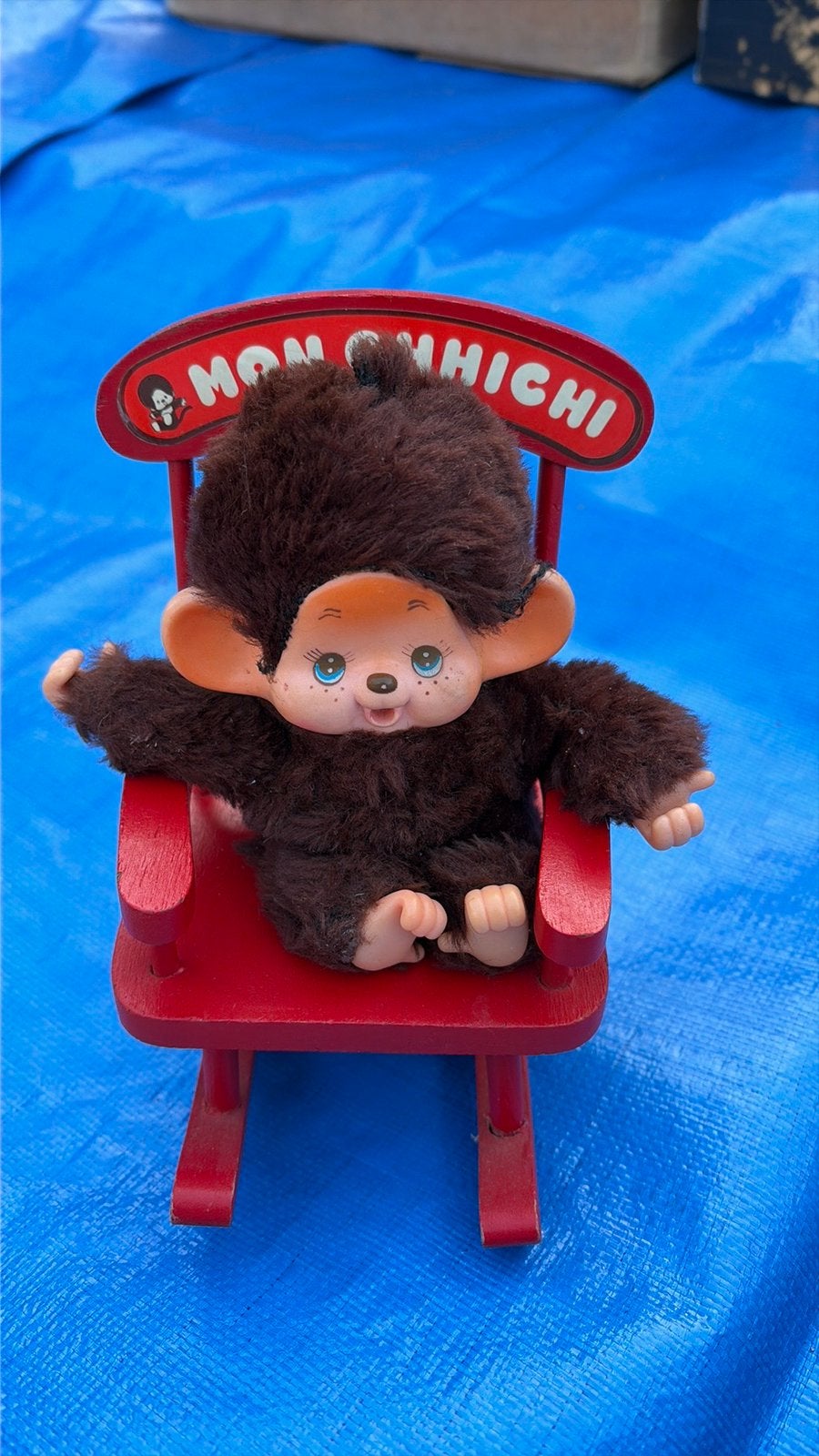 Vintage Monchhichi met origineel houten schommelstoeltje, Ophalen, Zo goed als nieuw