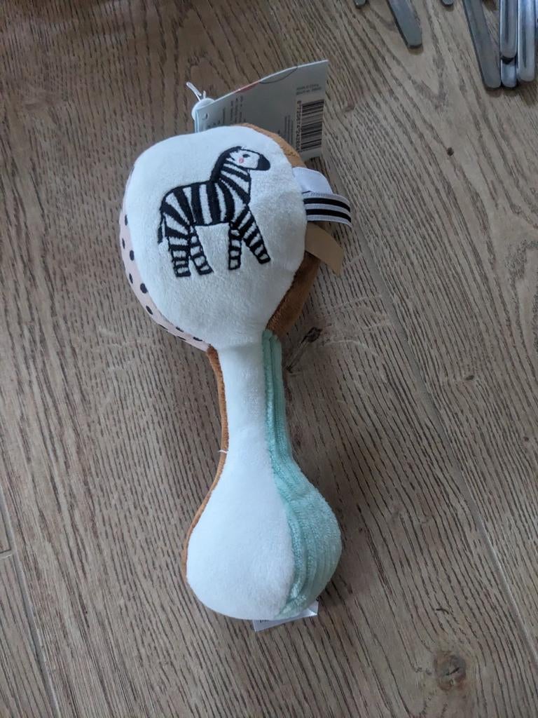 Rammelaar nieuw met etiket, Ophalen