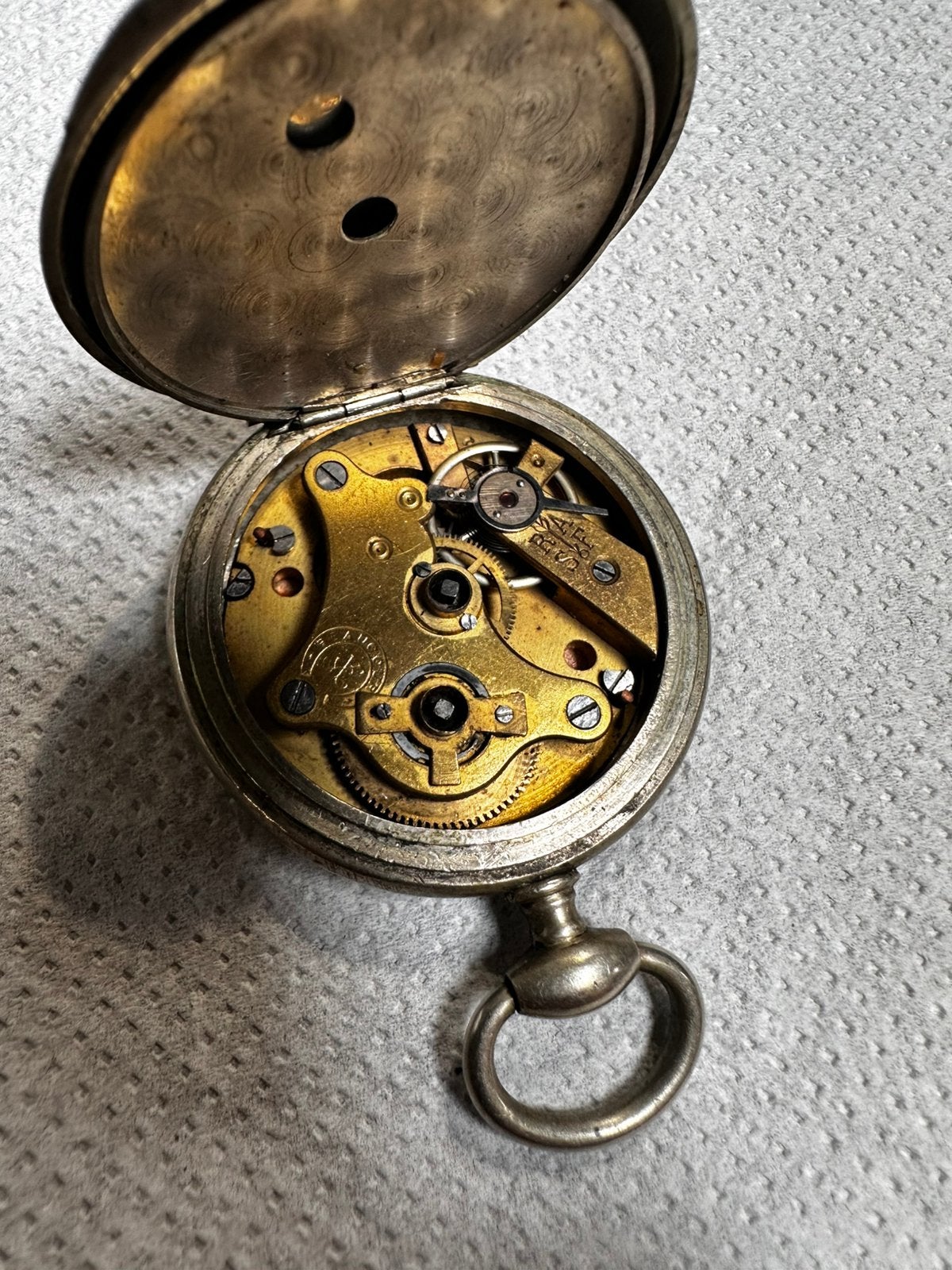 Gousset en argent, Enlèvement, Argent