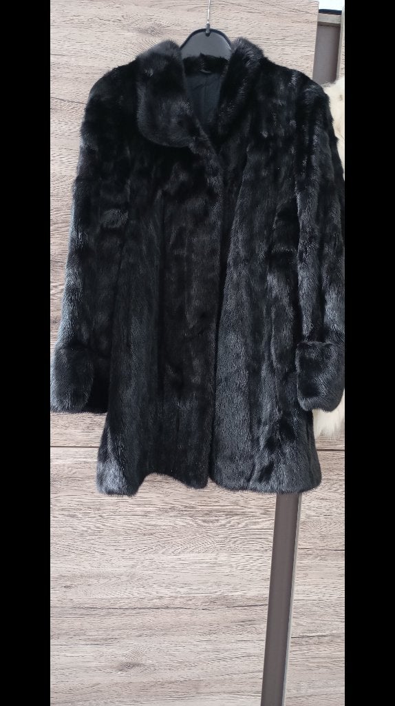 Manteau fourrure vison, Enlèvement, Femmes