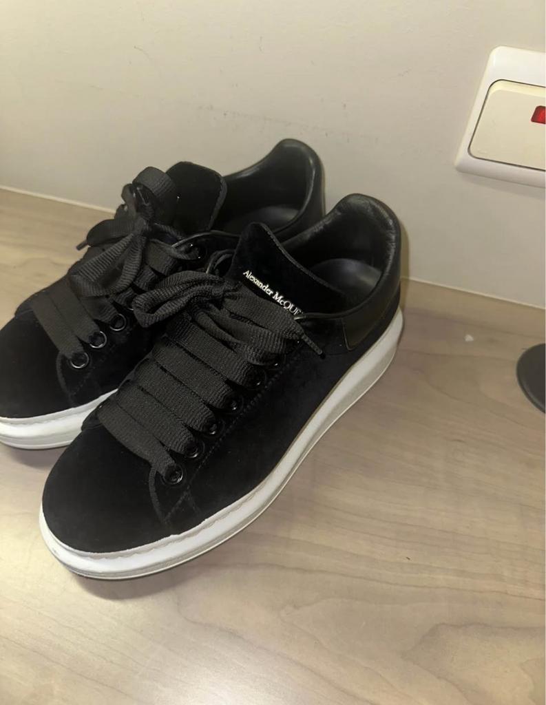 Alexander mcqueen, Enlèvement, Comme neuf
