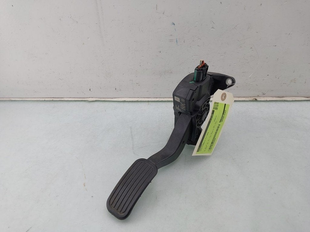 GASPEDAAL Toyota Corolla (E21) (01-2019/-) (|7811002210|), Gebruikt, Toyota