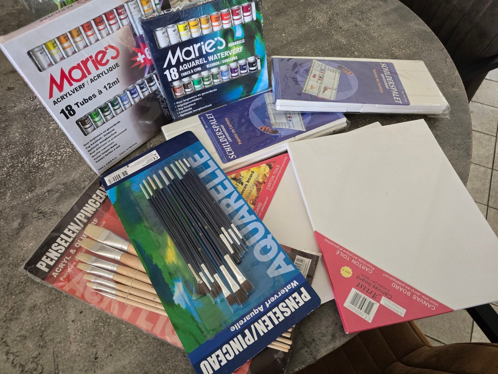 Pakket acryl verf nieuw, Hobby en Vrije tijd, Schilderen, Ophalen