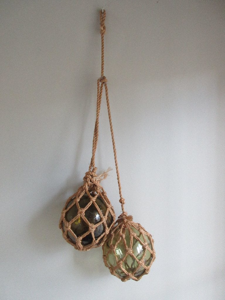 Glazen zeemansbollen vintage drijfballen in koord visnet, Vintage, Ophalen, Glas