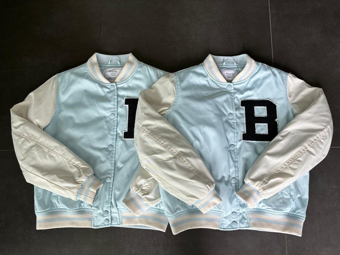2x Bomber tussenseizoen jas Frizzle - maat 158 ( tweeling), Kinderen en Baby's, Meisje, Frizzle by Bel & Bo, Ophalen of Verzenden