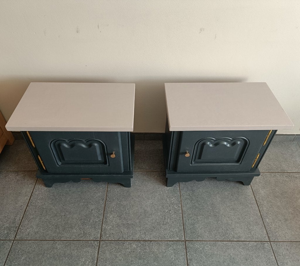 2 tables de chevet en bois massif, rénovées, bleu/blanc, 45 à 65 cm, Comme neuf, Enlèvement, 55 à 70 cm