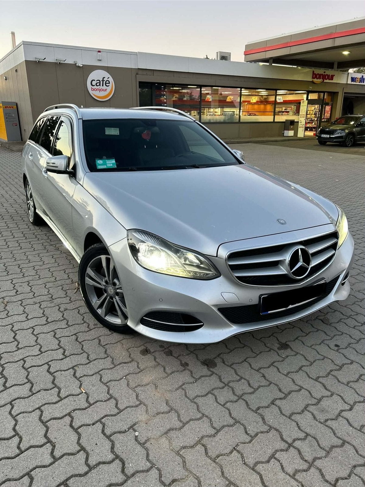 Voordeel van de Mercedes-Benz E200, Auto's, 100 kW, Euro 5, Achterwielaandrijving, Zwart