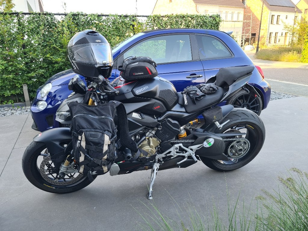 Duc SF V4S  parfait , service Ducati  OK + options de 5000€, Occasion, 1103 cm³, Particulier, 4 cylindres
