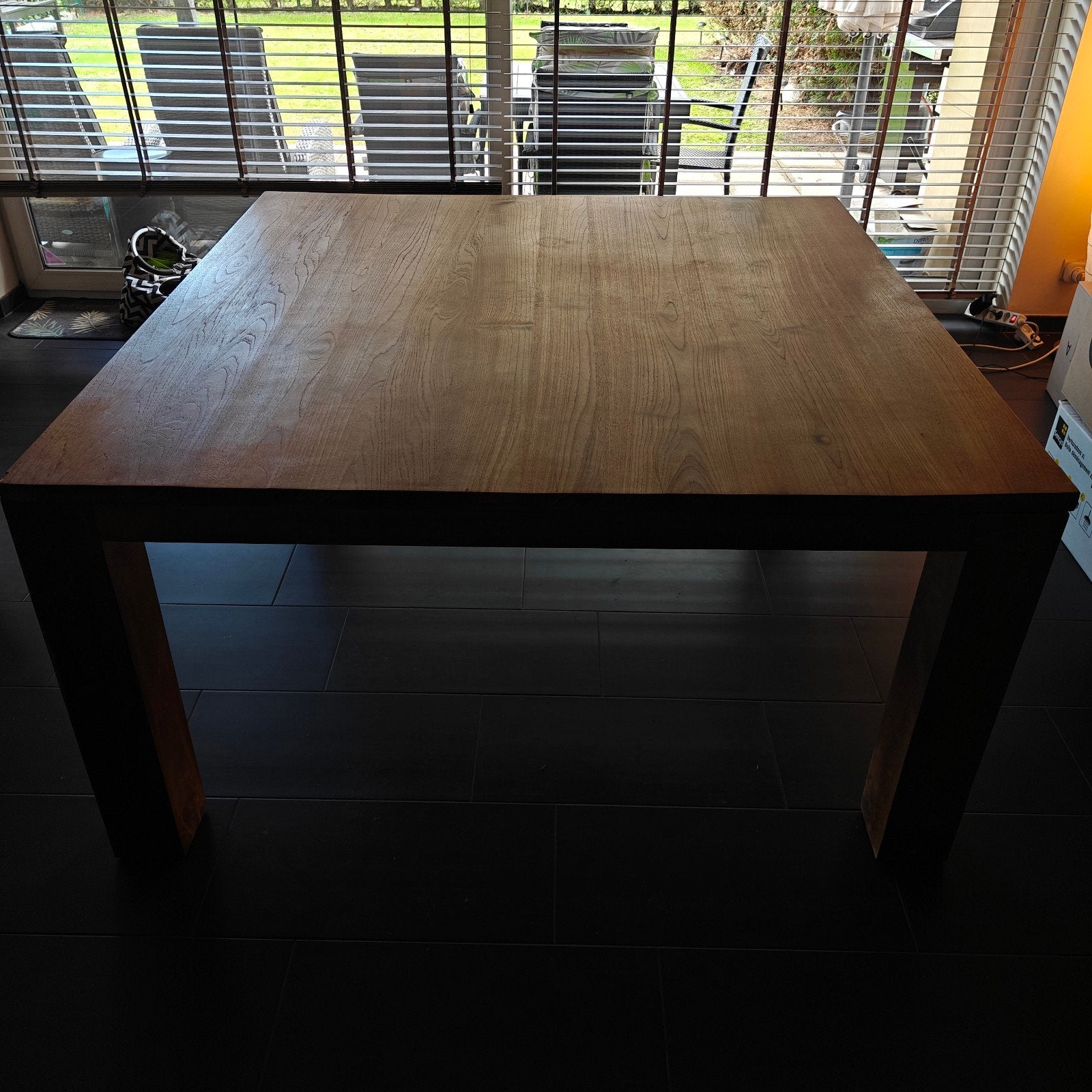 tafel teak 150 x 150, Ophalen, Zo goed als nieuw, Vijf personen of meer, Vierkant