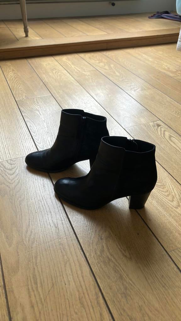 Bottines cyrillus noir 39, Comme neuf, Enlèvement, Boots et Botinnes, Noir