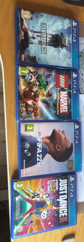 4CD games PS4, Ophalen, Gebruikt, 2 spelers, Sport