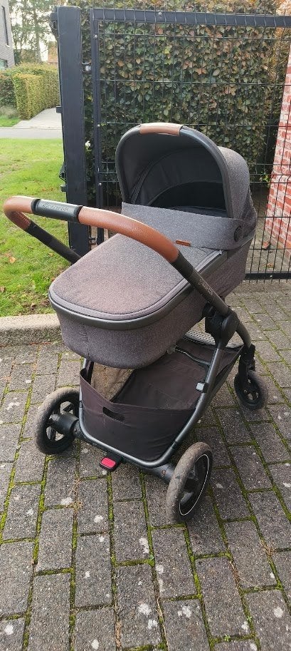 Maxi-Cosi Adorra set: reiswieg, zitje, voetenzak & onderstel, Enfants & Bébés, Pneus, Enlèvement, Utilisé, Poussette